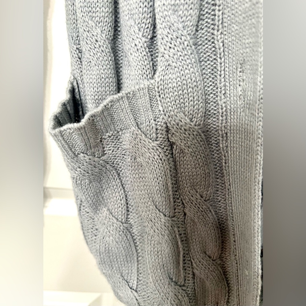 Small Merokeety Gray Cable Knit Cardigan with Pockets - Picture 3 of 5